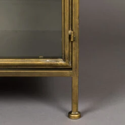 Vitrinekast Antiek Messing -WOOOD Verkoopwinkel dutchbone gertlush antiek messing vitrinekast 09