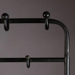 Metalen Staande Kapstok 12 Metalen Staande Kapstok -WOOOD Verkoopwinkel dutchbone lucius metalen staande kapstok 03