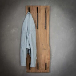 Houten Boomstamkapstok Verticaal -WOOOD Verkoopwinkel houten boomstamkapstok poca santa 01