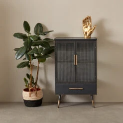 WOOOD Verkoopwinkel -WOOOD Verkoopwinkel kare design gomera wandkast zwart met ribbelglas 03