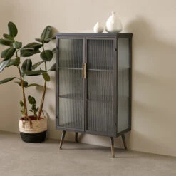 Zwarte Wandkast Met Geribbeld Glas -WOOOD Verkoopwinkel kare design gomera zwarte wandkast met geribbeld glas 04