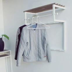 Grote Kapstok Zwart Metaal Met Eiken -WOOOD Verkoopwinkel metalen kapstok wit spinder design rizzoli 02 1