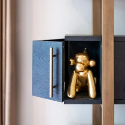 Wandkast Hout En Goud -WOOOD Verkoopwinkel richmond interiors cambon wandkast hout en goud 06