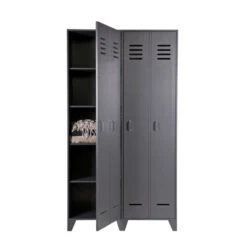 WOOOD Hoge Lockerkast Van Grenen -WOOOD Verkoopwinkel woood stijn hoge lockerkast van grenen 03