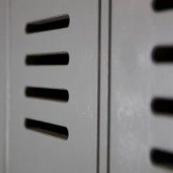 WOOOD Hoge Lockerkast Van Grenen -WOOOD Verkoopwinkel woood stijn hoge lockerkast van grenen 09