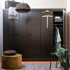 WOOOD Zwarte Kledingkast 2-deurs Met Lades 16 WOOOD Zwarte Kledingkast 2-deurs Met Lades -WOOOD Verkoopwinkel zwarte kledingkast 2deurs met lades woood connect 06