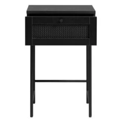 Zwarte Rotan Nachtkastje -WOOOD Verkoopwinkel zwarte rotan bijzettafel bodio pose 03